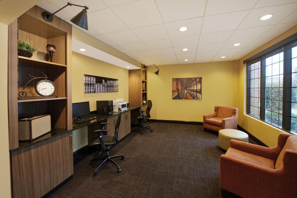 Holiday Inn Express Fredericksburg - Southpoint By Ihg Екстер'єр фото