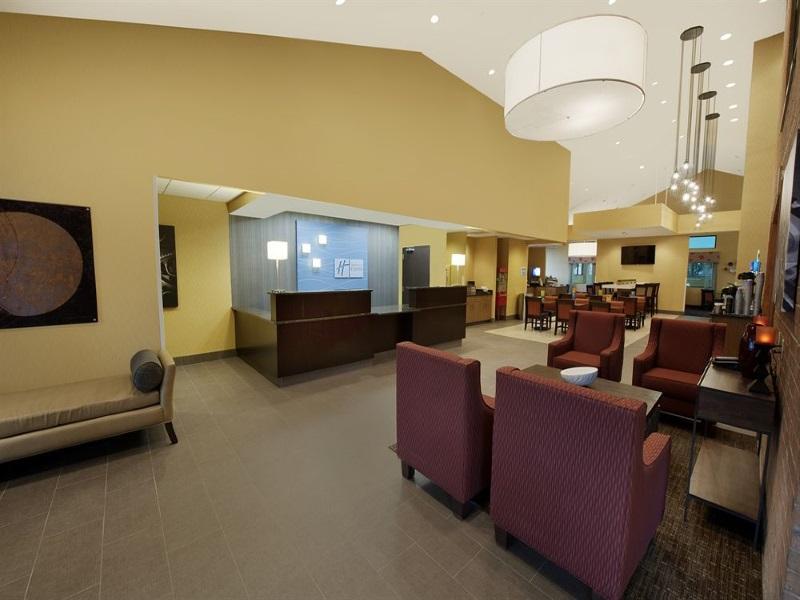 Holiday Inn Express Fredericksburg - Southpoint By Ihg Екстер'єр фото
